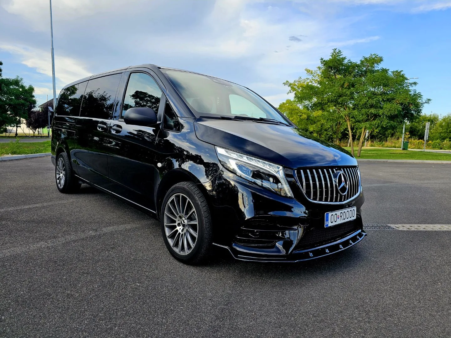 Mercedes-Benz V-Class — skupinový transfer JETTransfer